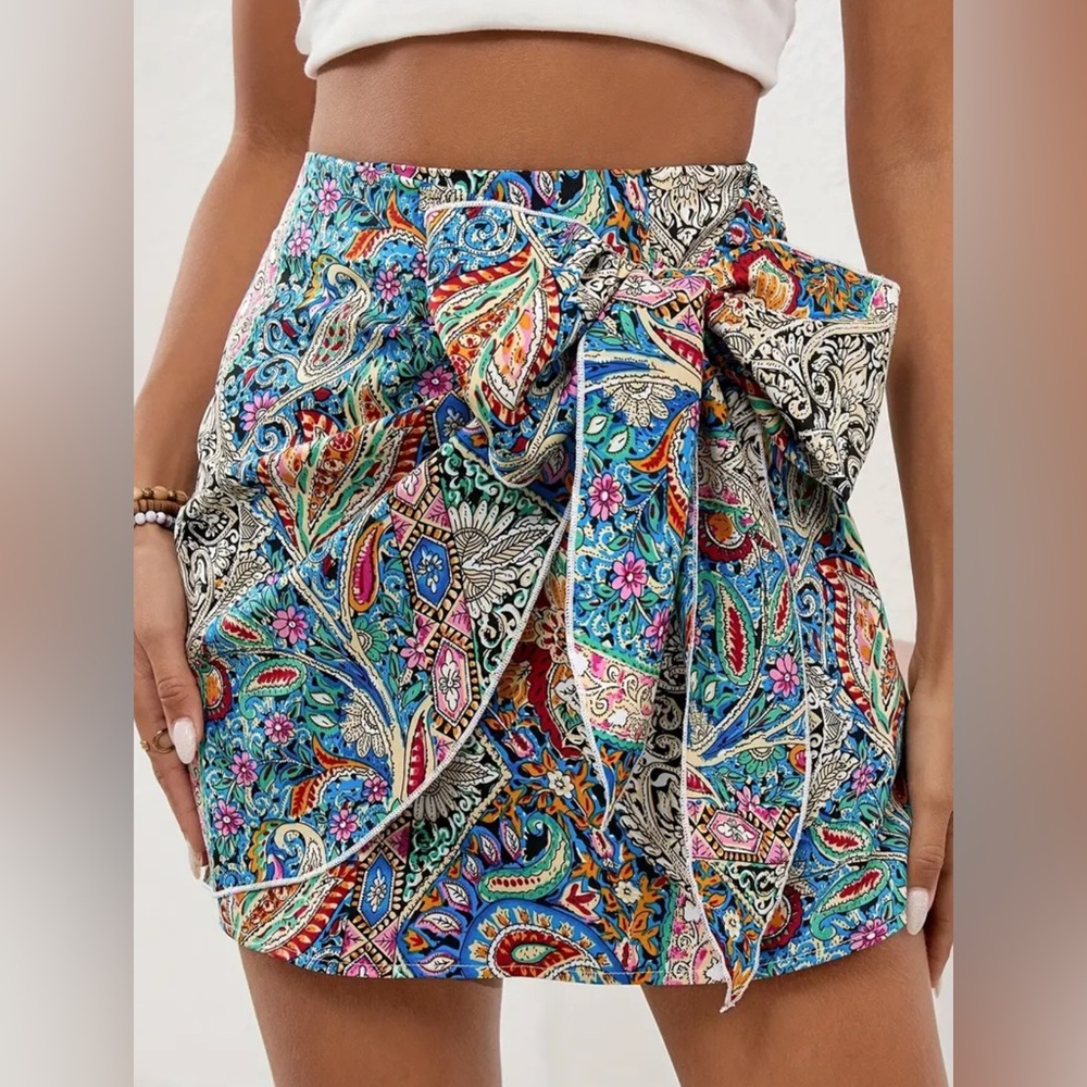 Boho Chic Paisley Print Wrap Skirt - Flattering Bodycon Fit, High Waist